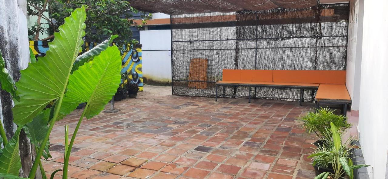 A Loft Hostel Alappuzha ภายนอก รูปภาพ