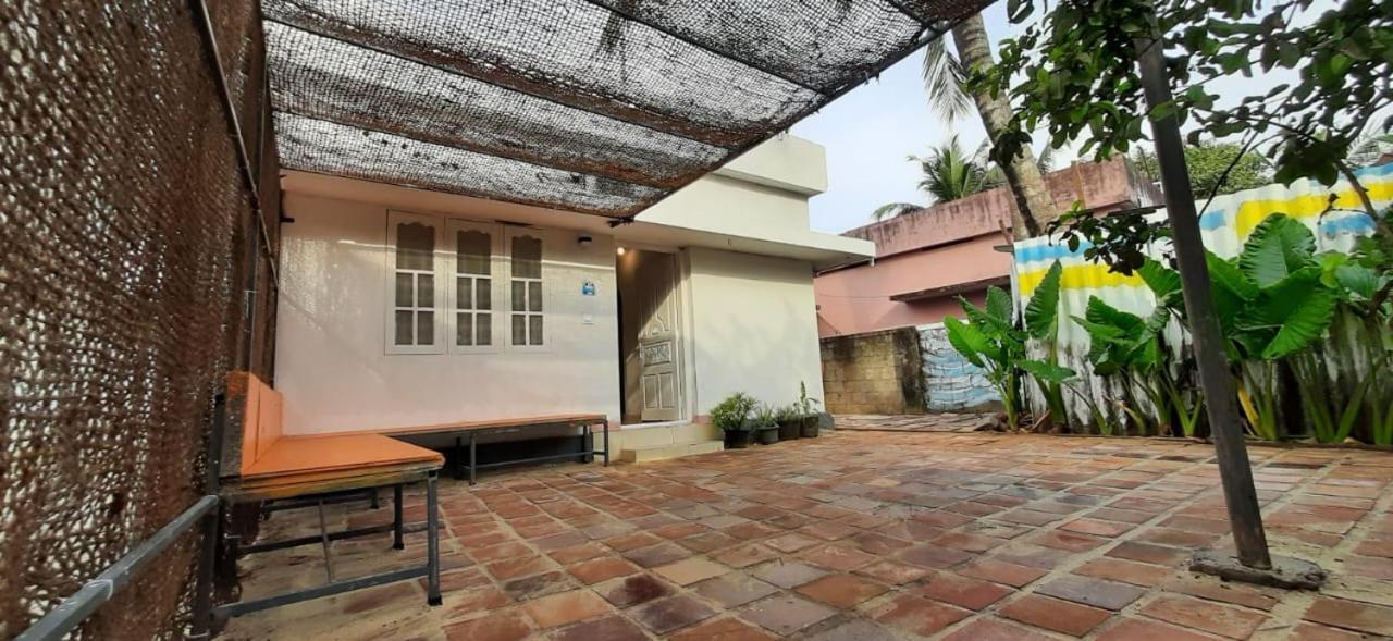 A Loft Hostel Alappuzha ภายนอก รูปภาพ