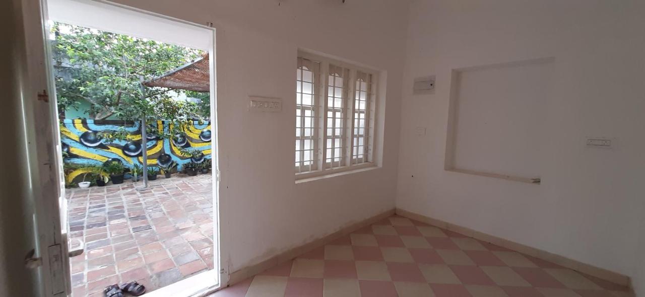 A Loft Hostel Alappuzha ภายนอก รูปภาพ